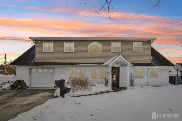 26 Linda Ave, Colonia, NJ 07067