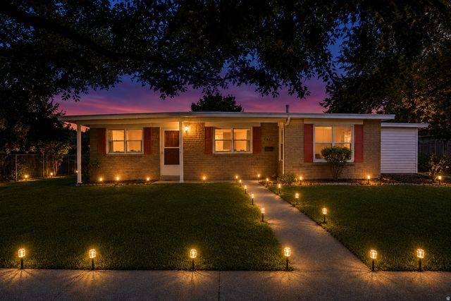 1462 W  Mango Rd, Taylorsville, UT 84123