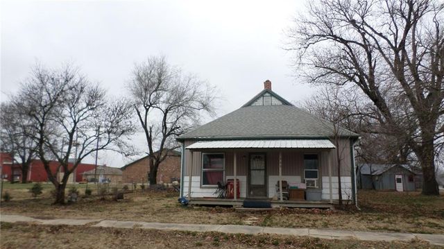 409 Kelly St, Waverly, KS 66871