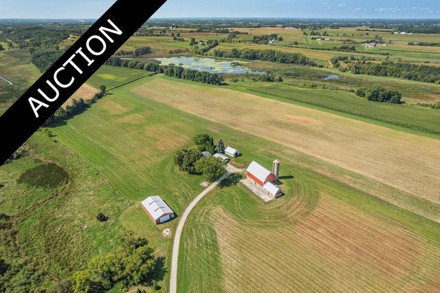 N6155 Wren Rd, Beaver Dam, WI 53916