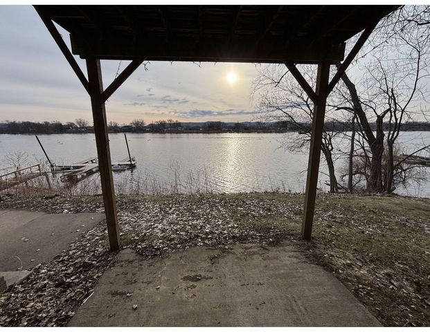 1638 Bainbridge St #16, La Crosse, WI 54603