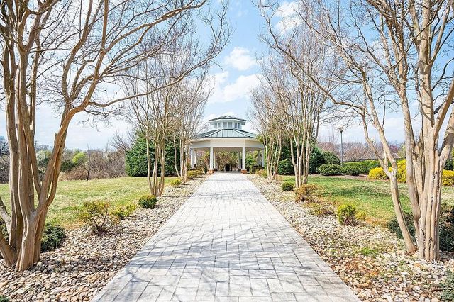 100 Capstone Dr #2, Lynchburg, VA 24502