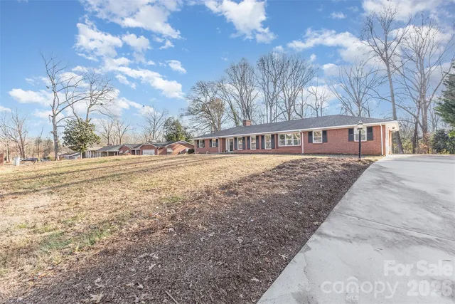 1210 Brookwood Dr, Shelby, NC 28150