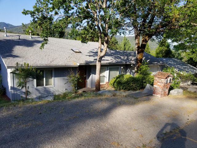 1350 5th Ave, Gold Hill, OR 97525