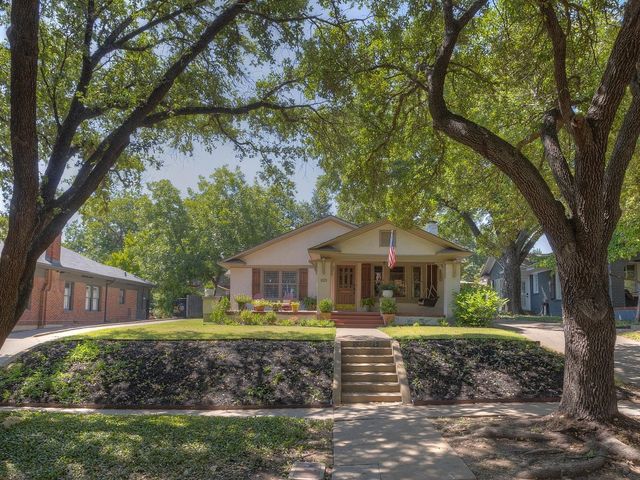 2005 Park Place Ave, Fort Worth, TX 76110