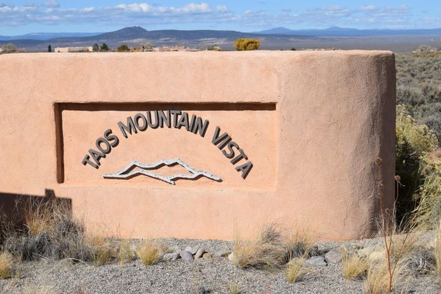 21 Mountain Vista Dr, Ranchos De Taos, NM 87557