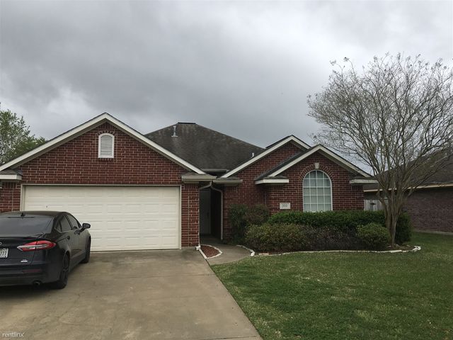 300 Pronghorn Loop, College Station, TX 77845