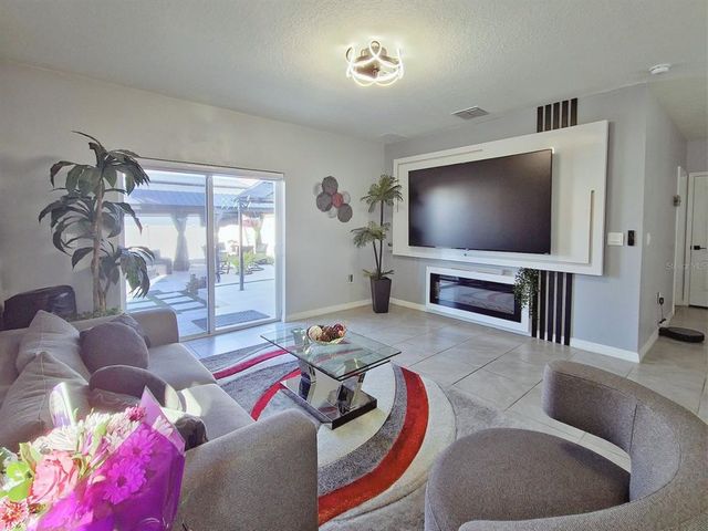 1292 CASCADES AVENUE, Davenport, FL 33837