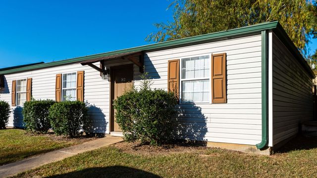 215 Hartfield Rd #C02, Hattiesburg, MS 39402