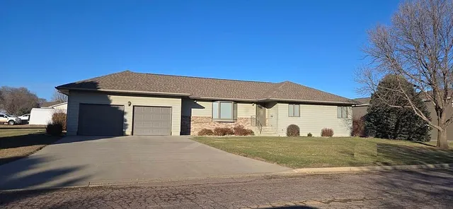 1106 2nd St, Springfield, SD 57062