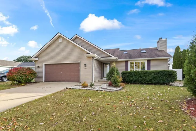 1003 West Finch LANE, Oak Creek, WI 53154