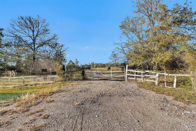 70 Mutt Young Spur, Huntsville, TX 77320