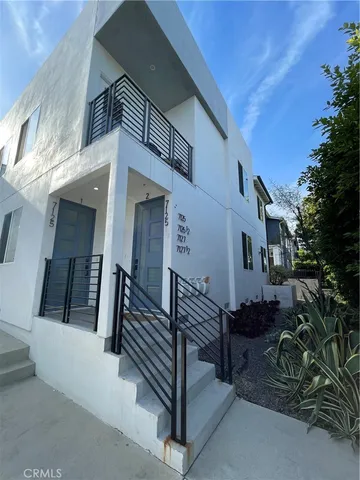 7125 S  La Cienega Blvd, Los Angeles, CA 90045