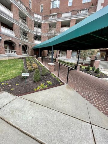 111 Woodland Ave #309, Lexington, KY 40502
