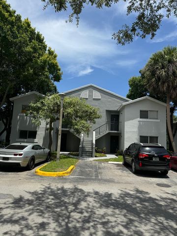 984 Lake Victoria Drive #B, Royal Palm Beach, FL 33411