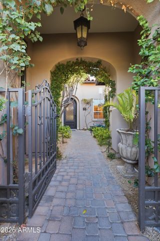 8932 E MOUNTAIN SPRING Road, Scottsdale, AZ 85255
