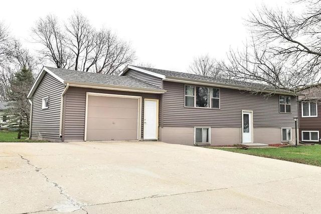 320 N  18th St, Estherville, IA 51334