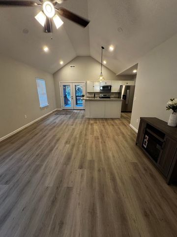 918 Shallowford Rd, Chattanooga, TN 37411