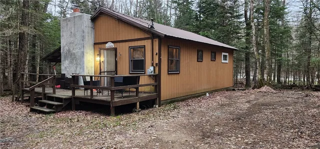 121 Okara Rd W, Old Forge, NY 13420