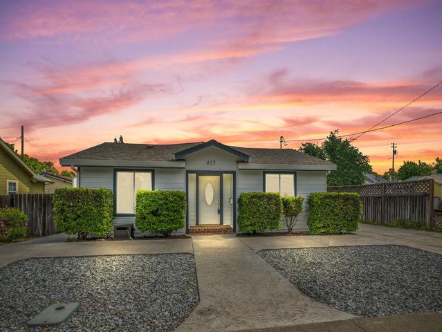 415 2nd St, Winters, CA 95694