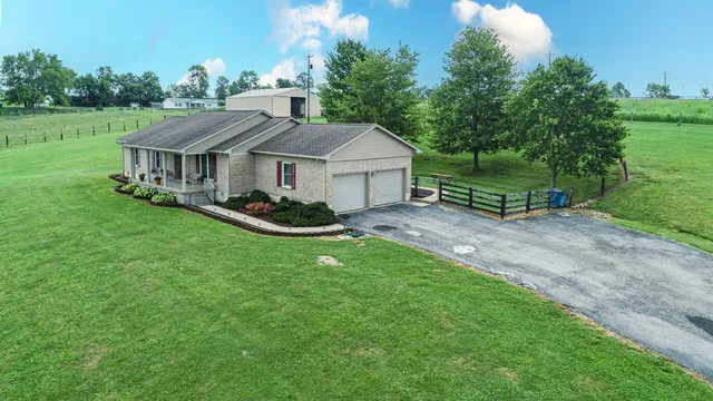 3011 N  Middletown Rd, Paris, KY 40361