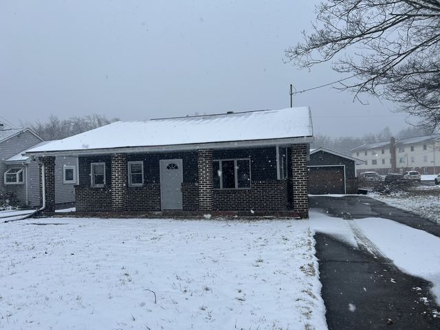 3203 McGuffey Rd, Youngstown, OH 44505