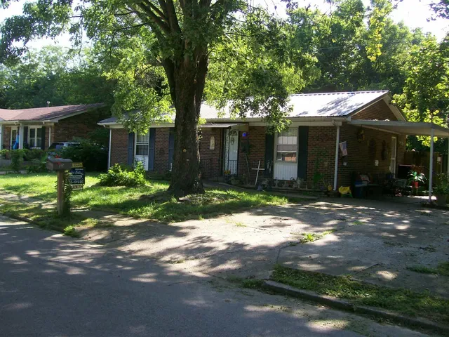 105 Brookview Dr, Nicholasville, KY 40356