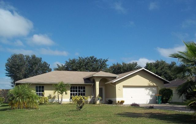987 Grove Dr, Naples, FL 34120