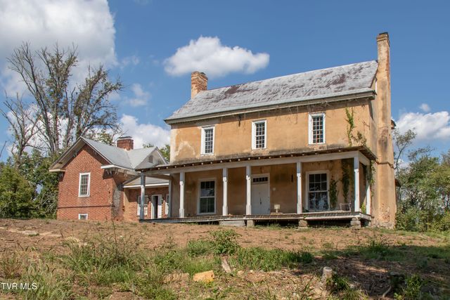 2666 Main St, Surgoinsville, TN 37873