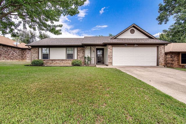 772 Hampshire Dr, Burleson, TX 76028