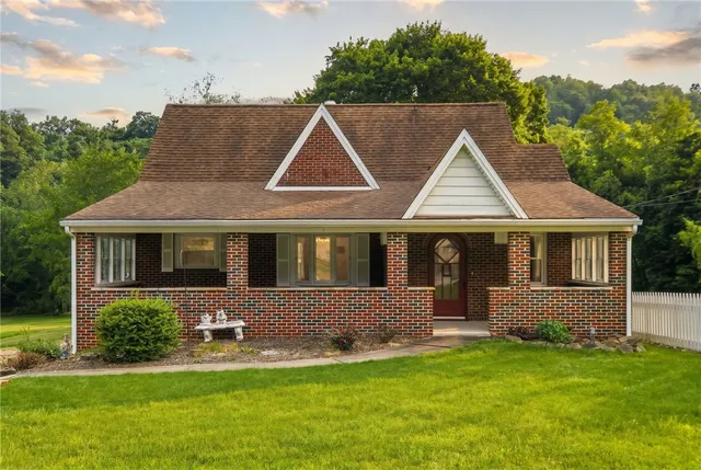 3747 Bull Creek Rd, Tarentum, PA 15084