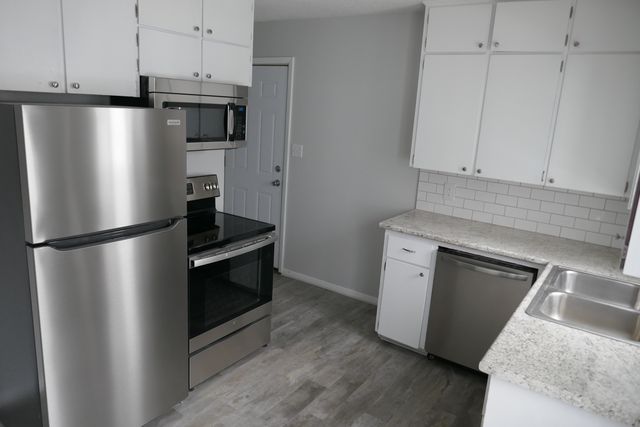 201 SW State St, Ankeny, IA 50023