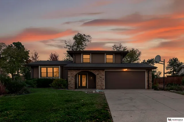 1013 Bordeaux Ave, Bellevue, NE 68123