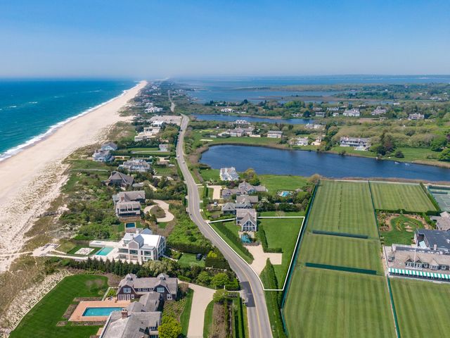 53 Meadow Ln, Southampton, NY 11968