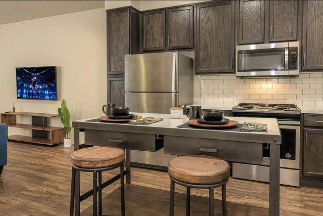 512 El Cerrito Plz #207, El Cerrito, CA 94530