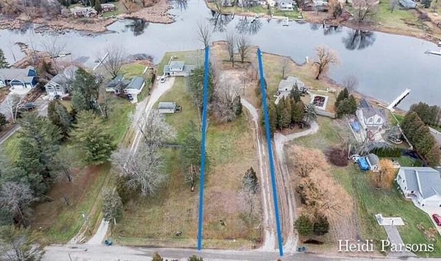 17836 Cove St, Spring Lake, MI 49456