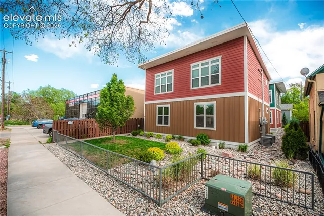 525 E  Kiowa St, Colorado Springs, CO 80903