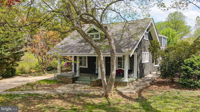 535 Winchester St, Warrenton, VA 20186