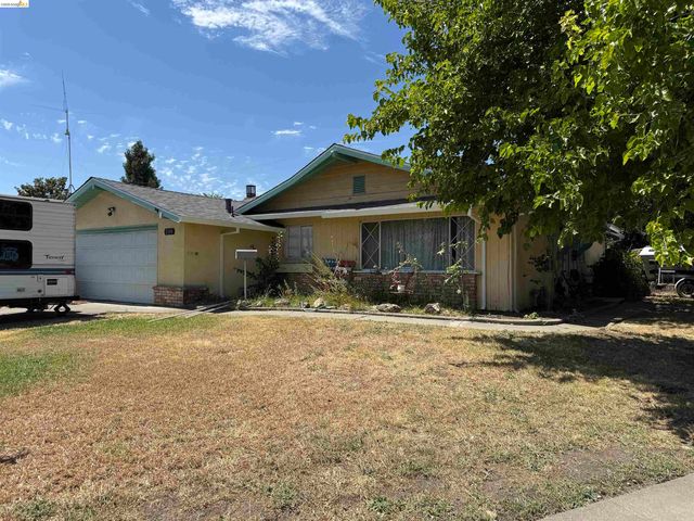 290 Plum St, Vacaville, CA 95688