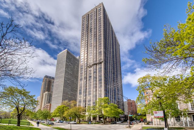 2650 N  Lakeview Ave #2909, Chicago, IL 60614
