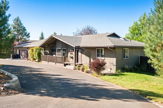 3111 SW 46th St, Redmond, OR 97756