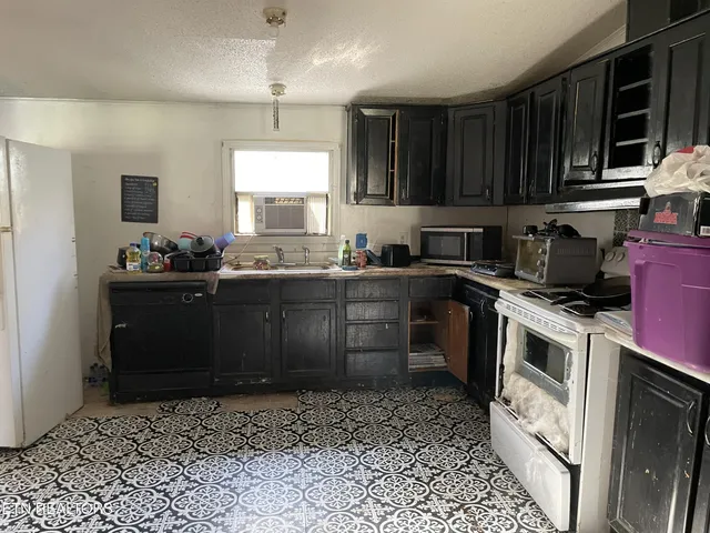 4589 Mount Carmel Rd, Camden, TN 38320