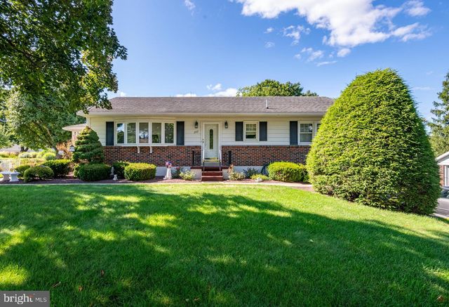 302 E  4th St, Bernville, PA 19506