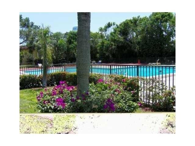 733 SE 1st Way #302, Deerfield Beach, FL 33441