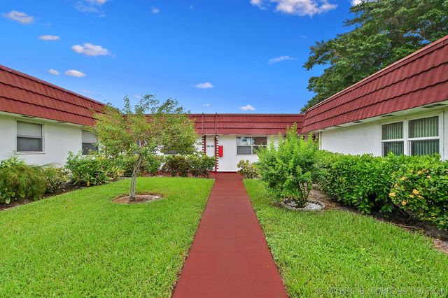 195 Waterford, Delray Beach, FL 33446