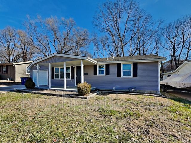 327 Woods St, Excelsior Springs, MO 64024