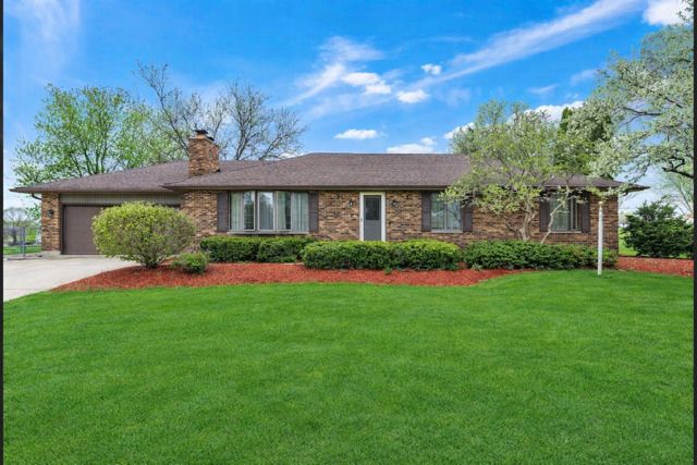 301 Lilas Ct, New Lenox, IL 60451