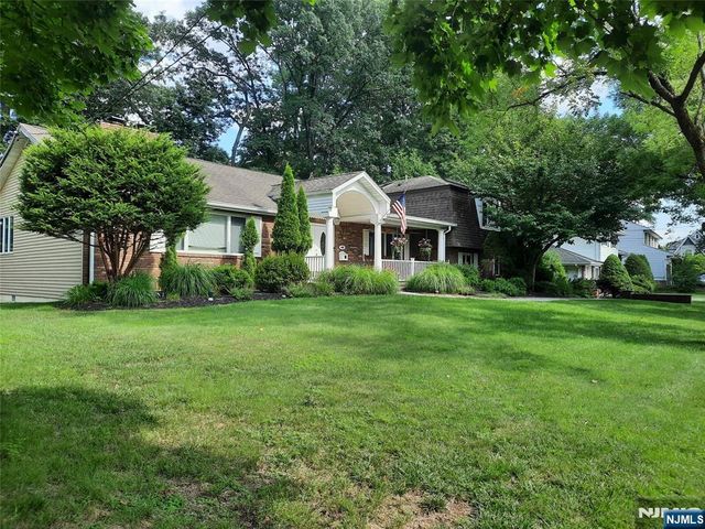 426 Lakeview Drive, Oradell, NJ 07649