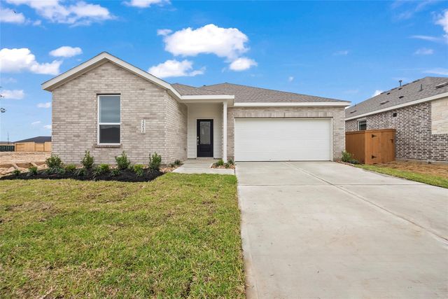 1918 Stargazer Ln, Angleton, TX 77515