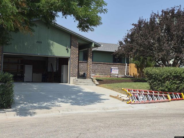 2220 18th St, Casper, WY 82609